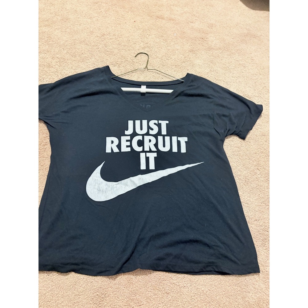Nike Style Alpha Omicron Pi AOII Just Recruit It Sorority V-Neck Tee Black M